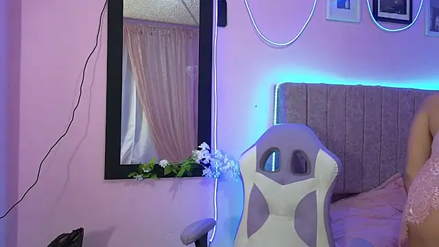 Snapshot of MiSofialeal chatting on 09/23/25, 07:39 MiSofialeal online show from 09/23/25, 07:39