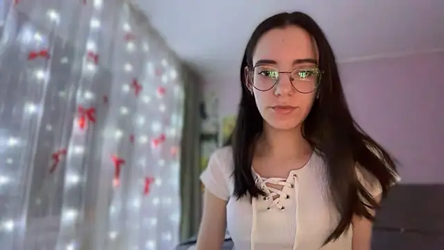 Snapshot of Vietero chatting on 03/12/26, 11:00 Vietero online show from 03/12/26, 11:00