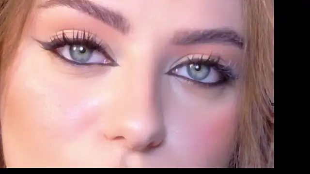 Sienna Voss online show from 11/21/25, 07:56