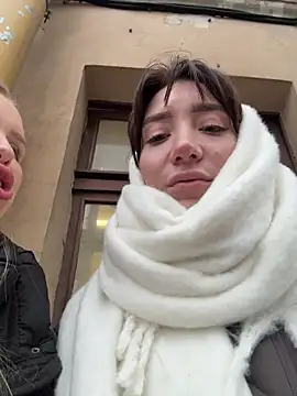 BallerinaCappuccino  online show from 12/17/25, 09:37