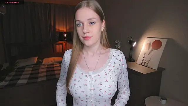 OdellaFrake online show from 11/12/25, 07:13