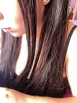 Snapshot of Malika_khalid chatting on 10/06/25, 05:43 Malika khalid online show from 10/06/25, 05:43