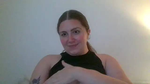 Snapshot of CherryJuneExperience chatting on 09/29/25, 07:40 CherryJuneExperience online show from 09/29/25, 07:40