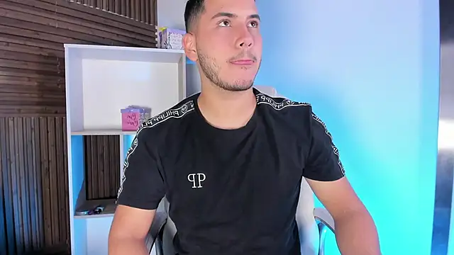 Axel grey  online show from 10/24/25, 12:12