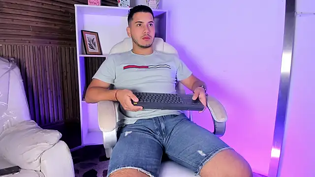 Axel grey  online show from 11/30/25, 01:04