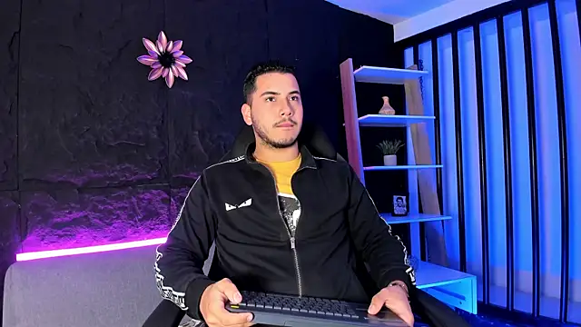 Axel grey  online show from 12/16/25, 12:21