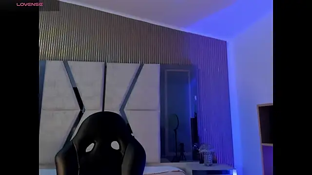 Axel grey  online show from 05/01/26, 12:43