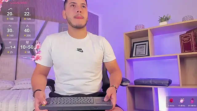 Snapshot of Axel_grey_ chatting on 06/23/26, 12:58 Axel grey online show from 06/23/26, 12:58