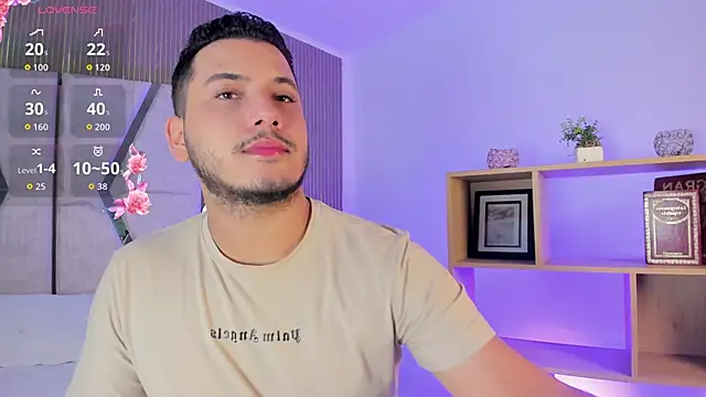 Snapshot of Axel_grey_ chatting on 07/02/26, 12:22 Axel grey online show from 07/02/26, 12:22