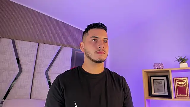 Snapshot of Axel_grey_ chatting on 07/08/26, 12:31 Axel grey online show from 07/08/26, 12:31