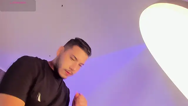 Snapshot of Axel_grey_ chatting on 07/17/26, 12:45 Axel grey online show from 07/17/26, 12:45