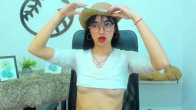  Amatista Fire online show from 10/22/25, 02:06