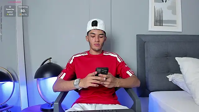 Snapshot of Tylerffoxx chatting on 02/06/26, 09:18 Tylerffoxx online show from 02/06/26, 09:18