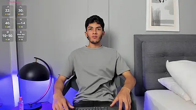 Snapshot of Tylerffoxx chatting on 02/19/26, 08:05 Tylerffoxx online show from 02/19/26, 08:05