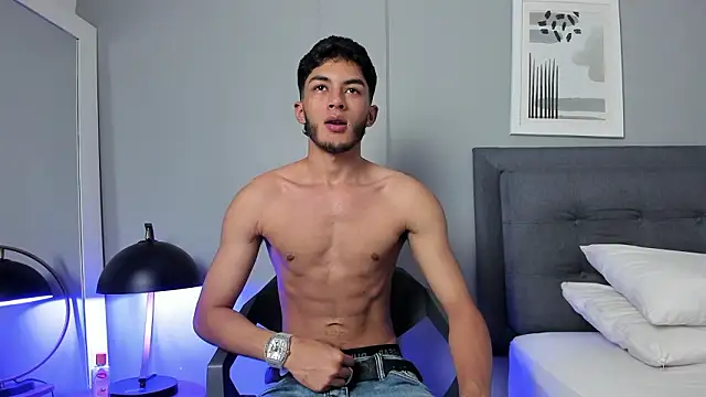 Snapshot of Tylerffoxx chatting on 03/15/26, 08:48 Tylerffoxx online show from 03/15/26, 08:48