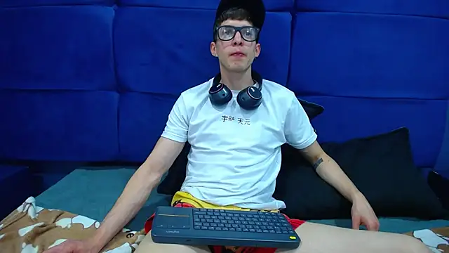 Jheampiiero online show from 09/26/25, 02:43