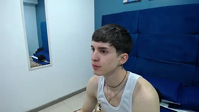 Jheampiiero online show from 10/18/25, 01:23