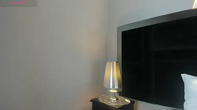 Snapshot of CarolineLee_ chatting on 03/26/26, 10:37 CarolineLee online show from 03/26/26, 10:37