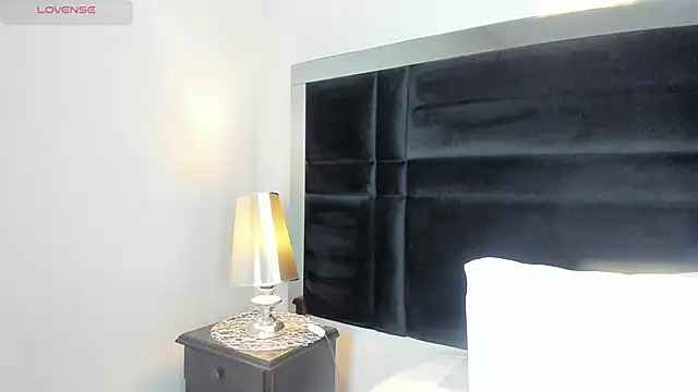 Snapshot of CarolineLee_ chatting on 03/27/26, 10:31 CarolineLee online show from 03/27/26, 10:31