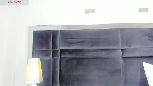 Snapshot of CarolineLee_ chatting on 04/06/26, 10:33 CarolineLee online show from 04/06/26, 10:33