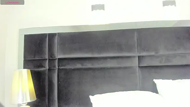 Snapshot of CarolineLee_ chatting on 04/15/26, 10:32 CarolineLee online show from 04/15/26, 10:32