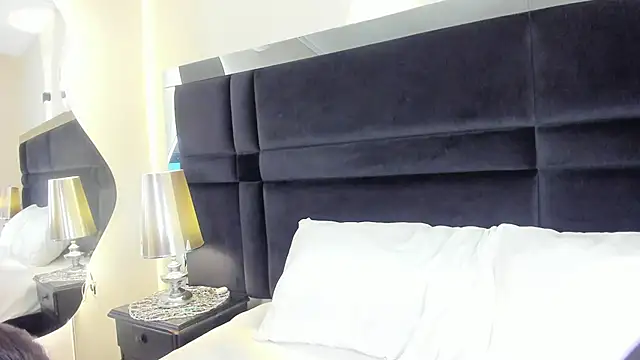 Snapshot of CarolineLee_ chatting on 06/18/26, 10:36 CarolineLee online show from 06/18/26, 10:36
