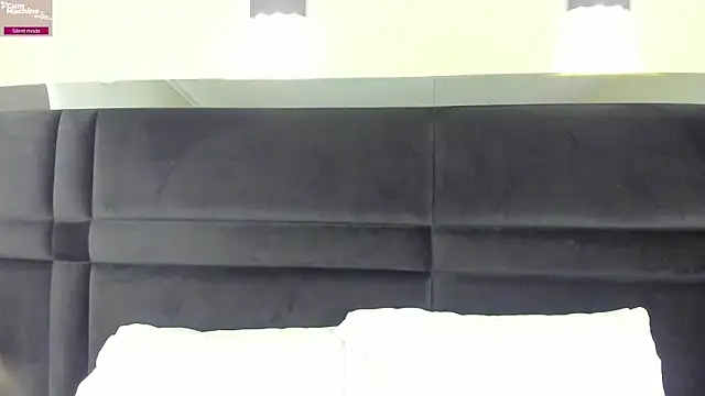 Snapshot of CarolineLee_ chatting on 06/26/26, 10:36 CarolineLee online show from 06/26/26, 10:36
