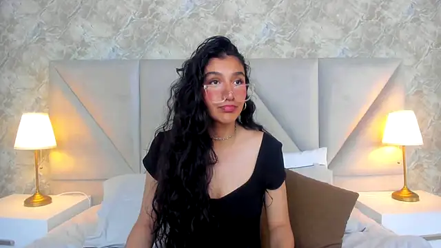 ValentiinaCruz online show from 10/28/25, 10:45