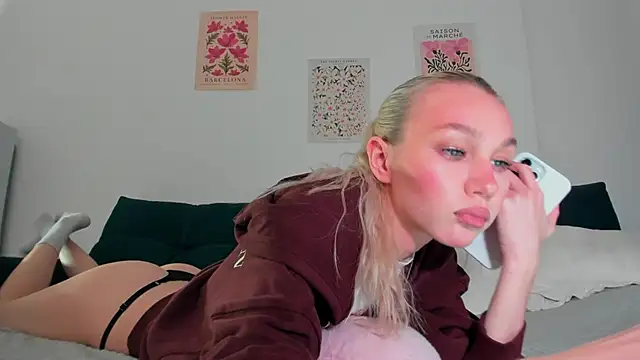 cuteleraay online show from 10/09/25, 08:29