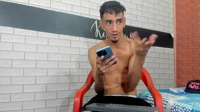 Snapshot of Sexvergon_26 chatting on 10/25/25, 08:36 Sexvergon 26 online show from 10/25/25, 08:36