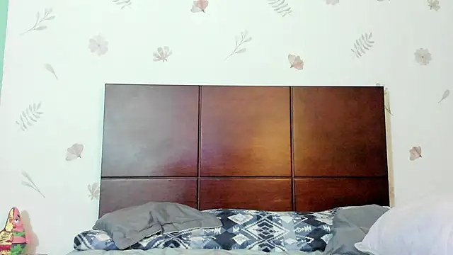 marie pourtoii online show from 09/25/25, 12:25