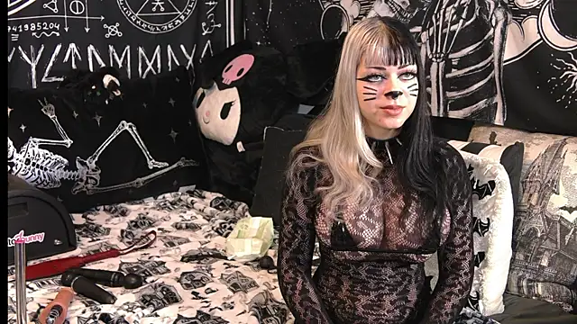 Paige Turner online show from 10/28/25, 01:09