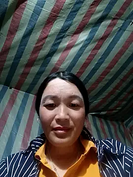 Snapshot of Bliss_rose chatting on 11/15/25, 10:23 Bliss rose online show from 11/15/25, 10:23