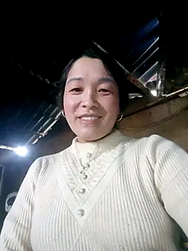 Snapshot of Bliss_rose chatting on 12/19/25, 07:59 Bliss rose online show from 12/19/25, 07:59