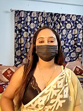 Snapshot of Cute-lusi chatting on 10/25/25, 01:07 Cute-lusi online show from 10/25/25, 01:07