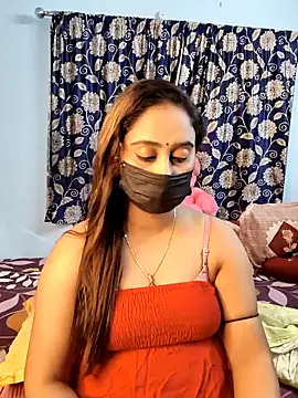 Snapshot of Cute-lusi chatting on 10/28/25, 07:05 Cute-lusi online show from 10/28/25, 07:05