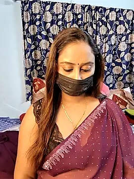 Snapshot of Cute-lusi chatting on 11/23/25, 05:13 Cute-lusi online show from 11/23/25, 05:13