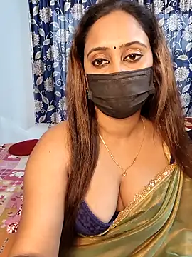 Snapshot of Cute-lusi chatting on 12/15/25, 12:48 Cute-lusi online show from 12/15/25, 12:48