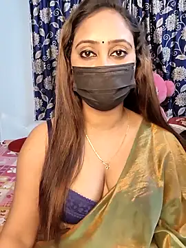 Snapshot of Cute-lusi chatting on 12/15/25, 12:53 Cute-lusi online show from 12/15/25, 12:53