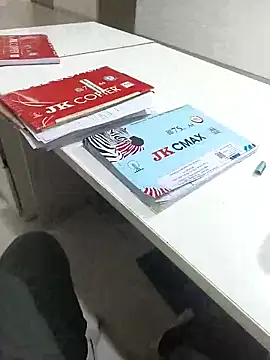 hotboy43339 online show from 09/10/25, 09:48