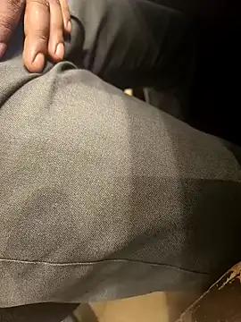 hotboy43339 online show from 10/27/25, 09:13