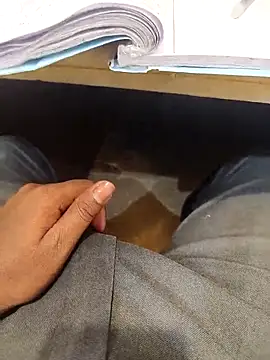 Snapshot of hotboy43339 chatting on 01/07/26, 02:47 hotboy43339 online show from 01/07/26, 02:47