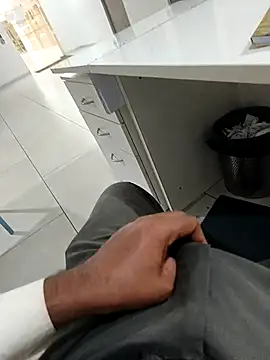 Snapshot of hotboy43339 chatting on 03/08/26, 08:45 hotboy43339 online show from 03/08/26, 08:45