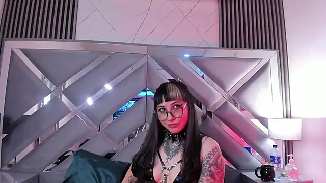 Snapshot of Ravenna666_ chatting on 01/11/26, 07:19 Ravenna666 online show from 01/11/26, 07:19