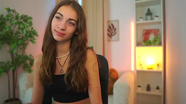 Snapshot of Sophie__Nice chatting on 09/24/25, 01:47 Sophie Nice online show from 09/24/25, 01:47