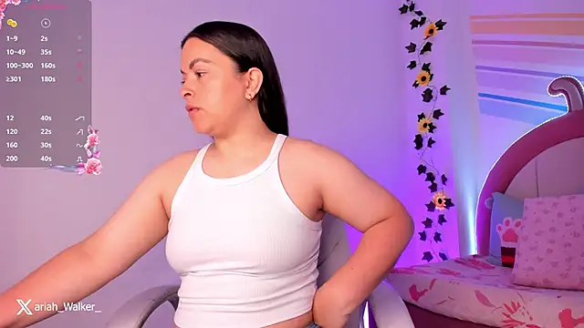 Ariah Walker  online show from 10/08/25, 01:47