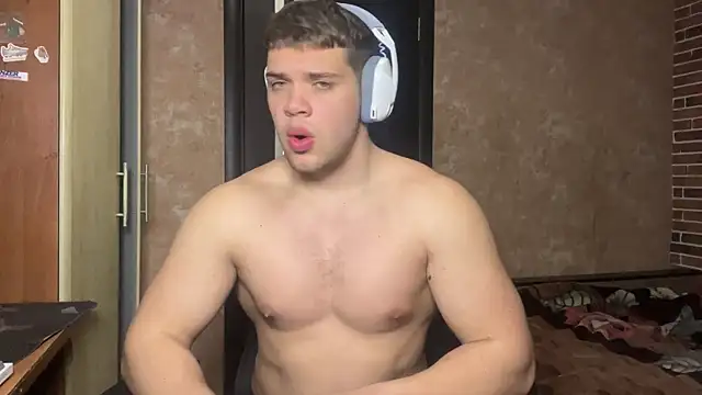 MusclePhantom online show from 05/05/26, 08:06
