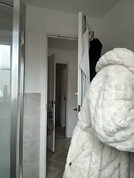 Snapshot of BELLABLACKXUK chatting on 10/13/25, 09:53 BELLABLACKXUK online show from 10/13/25, 09:53