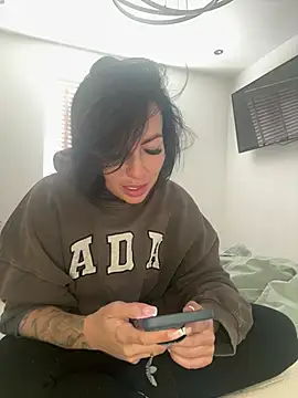 Snapshot of BELLABLACKXUK chatting on 04/23/26, 08:46 BELLABLACKXUK online show from 04/23/26, 08:46