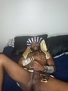 Snapshot of MoonlikePolicy727 chatting on 11/01/25, 06:15 MoonlikePolicy727 online show from 11/01/25, 06:15